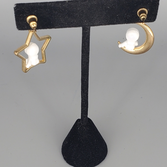 Astronaut Goldtone Moon Star Earrings and Goldtone Turquoise Bracelet Set - Picture 6 of 10